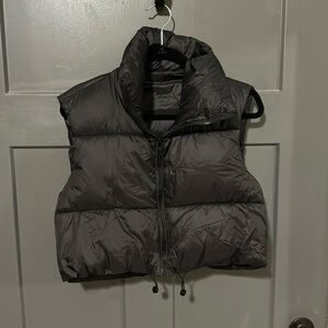 Cropped puffer vest